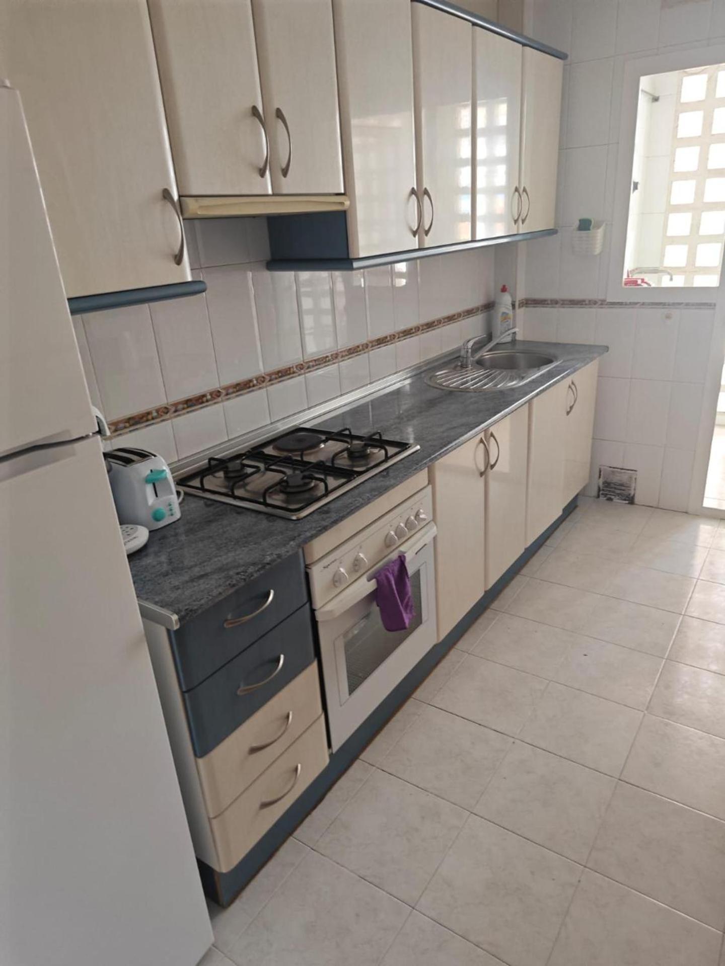 Central 2-Bed Apartment In Estepona Port Eksteriør bilde