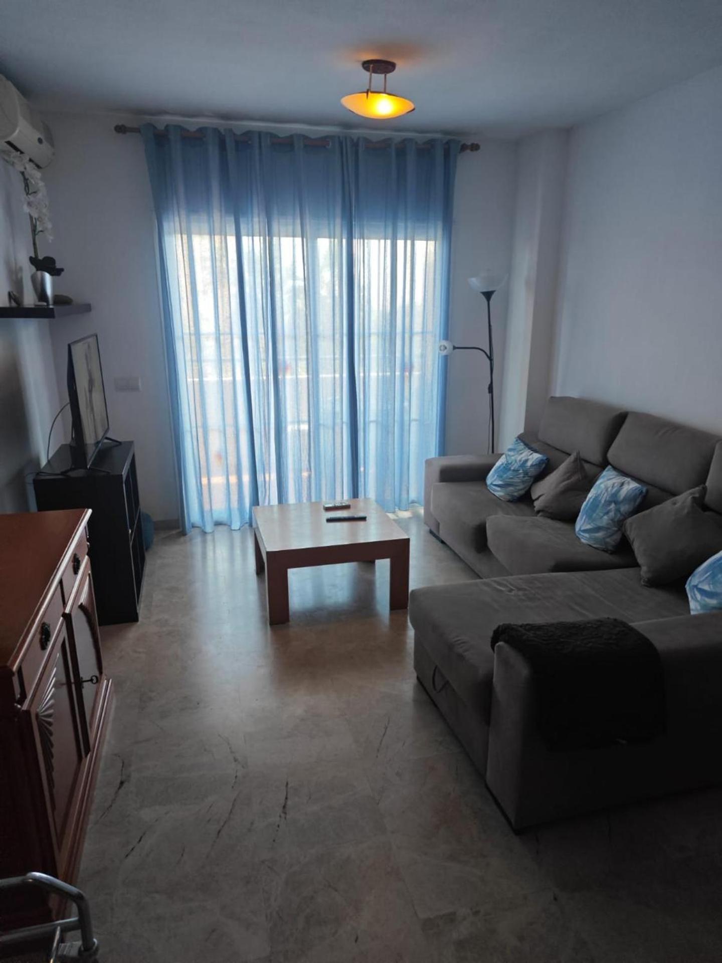 Central 2-Bed Apartment In Estepona Port Eksteriør bilde